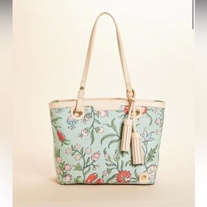 NWOT Spartina 449 Island Tote in the Hamilton Floral Block pattern.